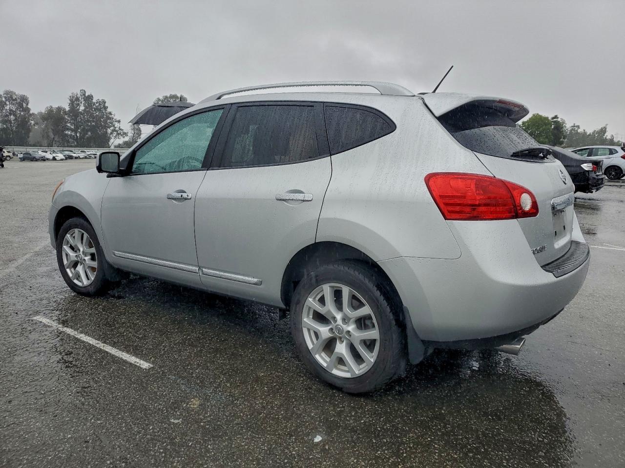 2013 NISSAN ROGUE S photo 2