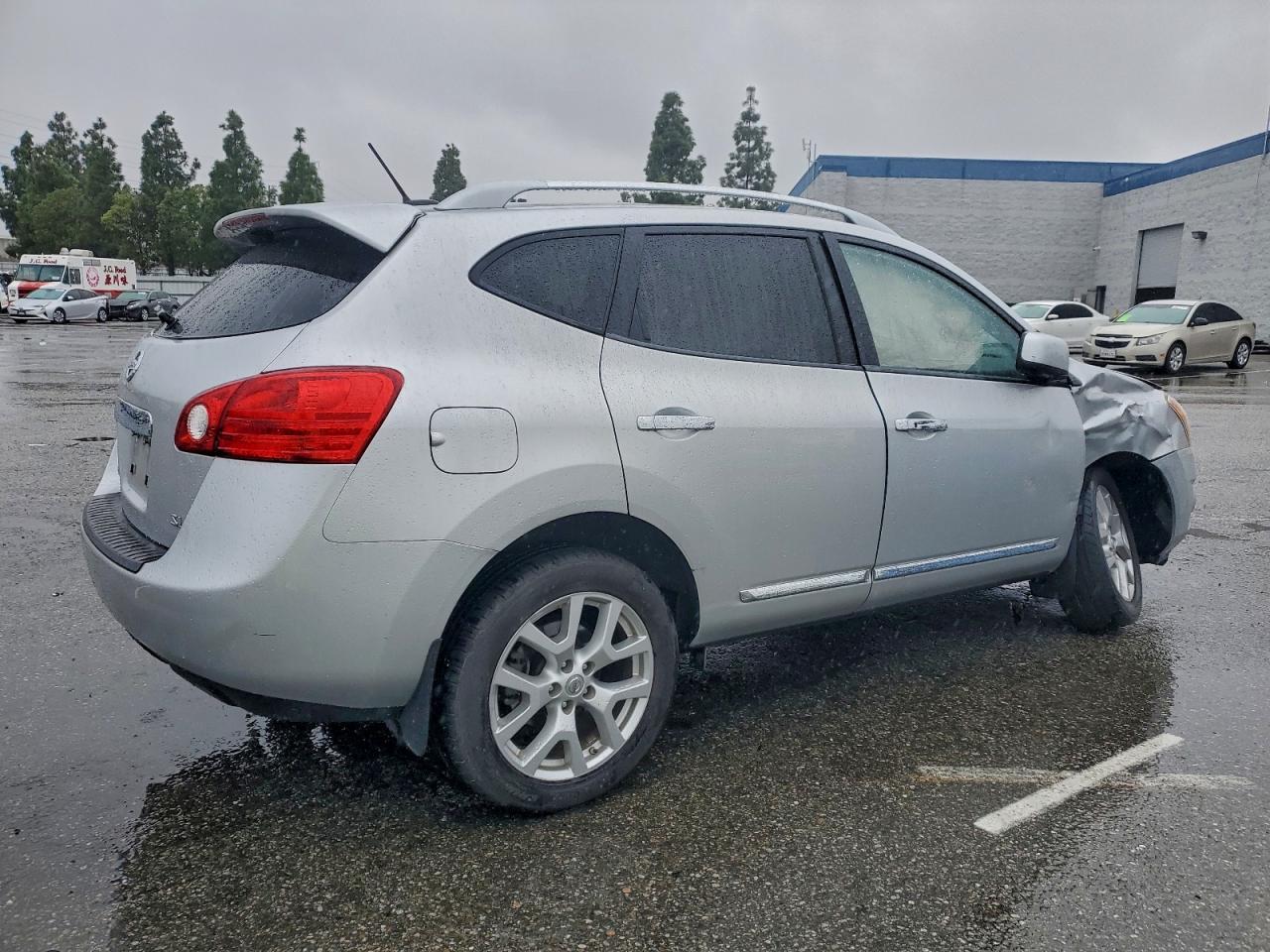 2013 NISSAN ROGUE S photo 3