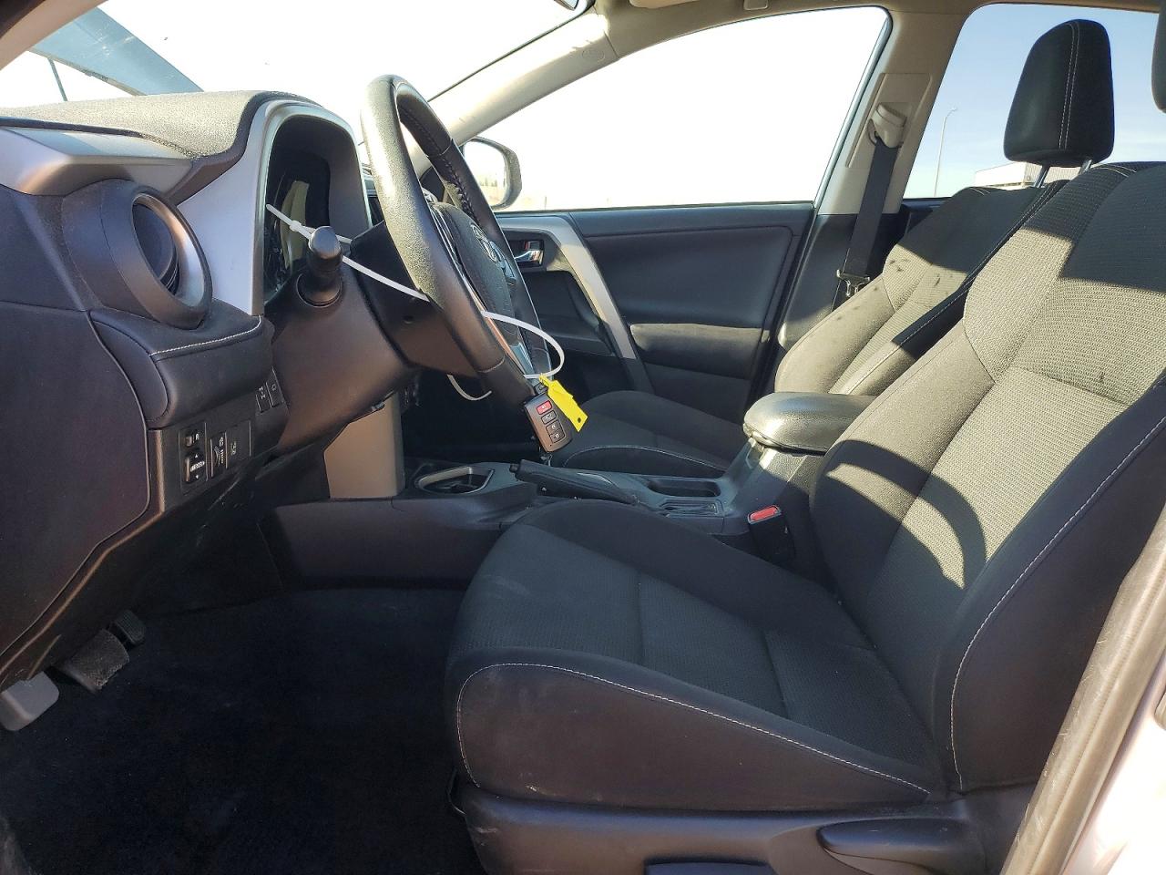 2017 TOYOTA RAV4 XLE photo 7