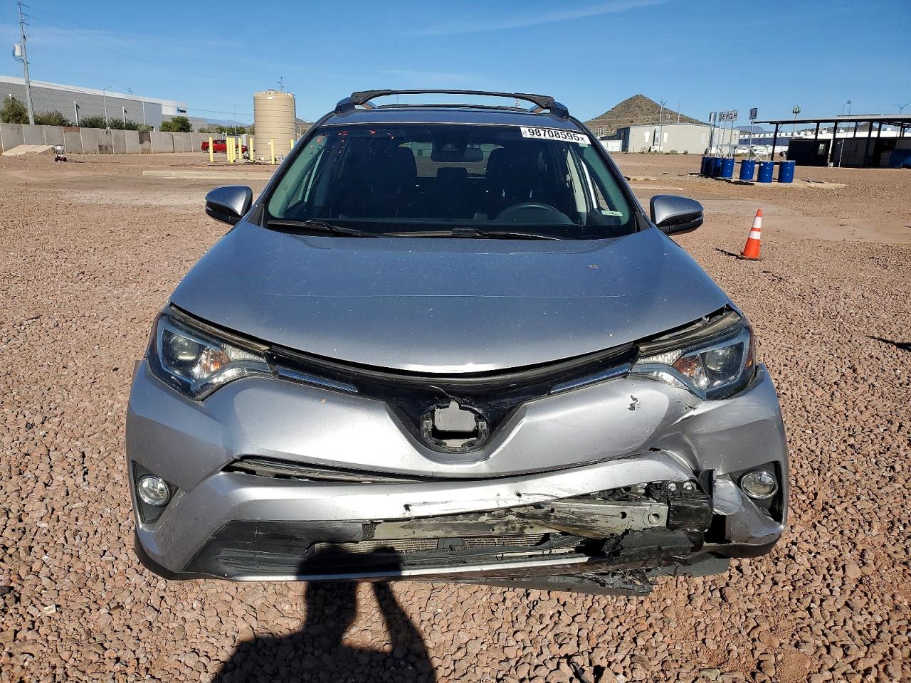 2017 TOYOTA RAV4 XLE photo 5