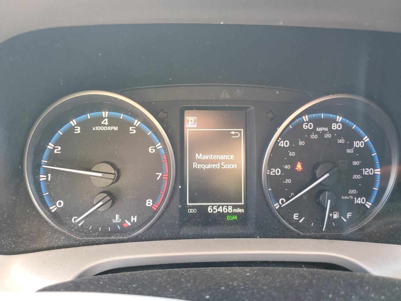 2017 TOYOTA RAV4 XLE photo 9