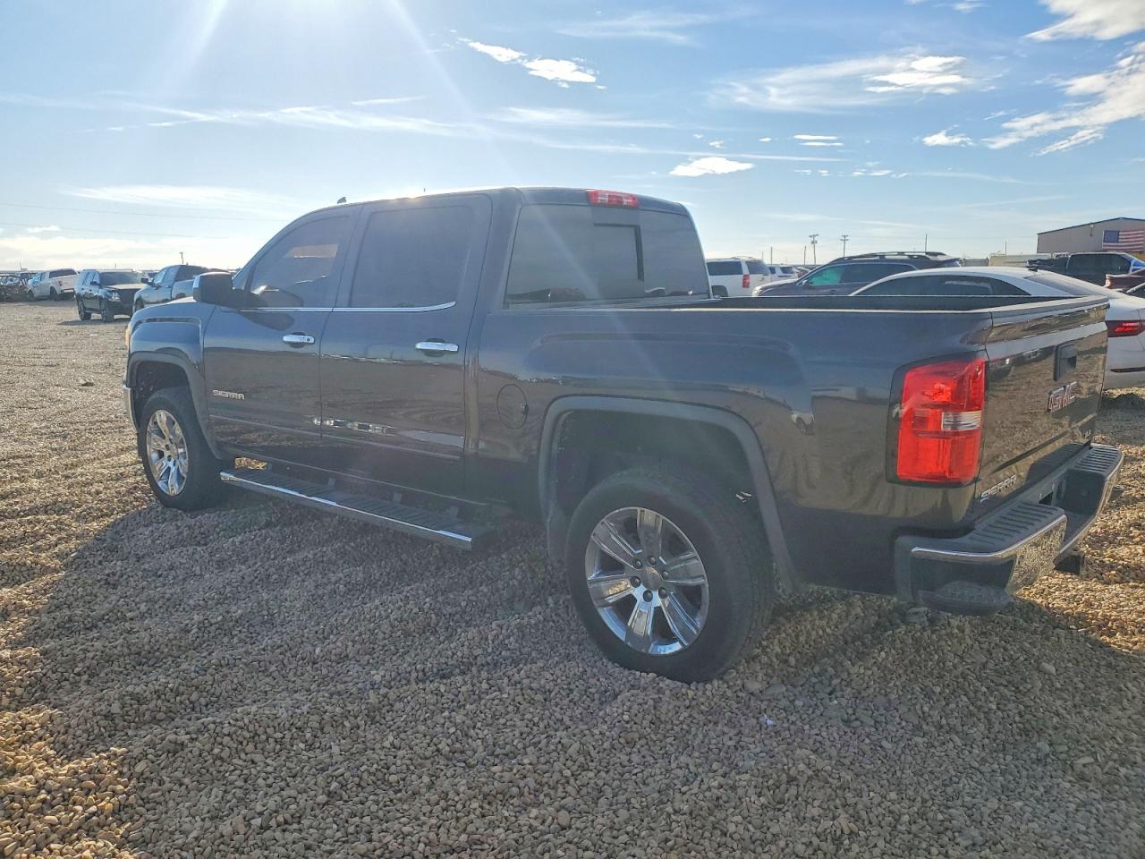 2015 GMC SIERRA C1500 SLE photo 2