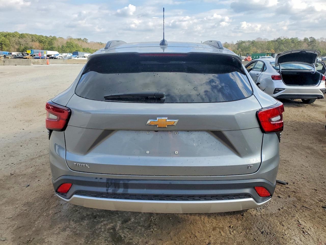 2025 CHEVROLET TRAX 1LT photo 6