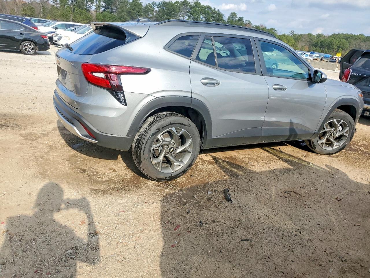 2025 CHEVROLET TRAX 1LT photo 3