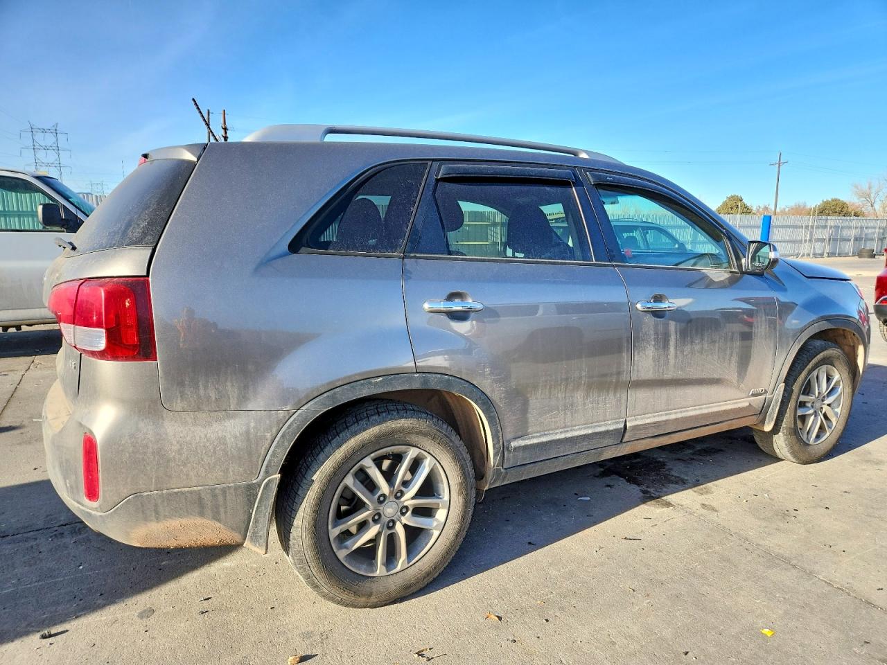 2015 KIA SORENTO LX photo 3