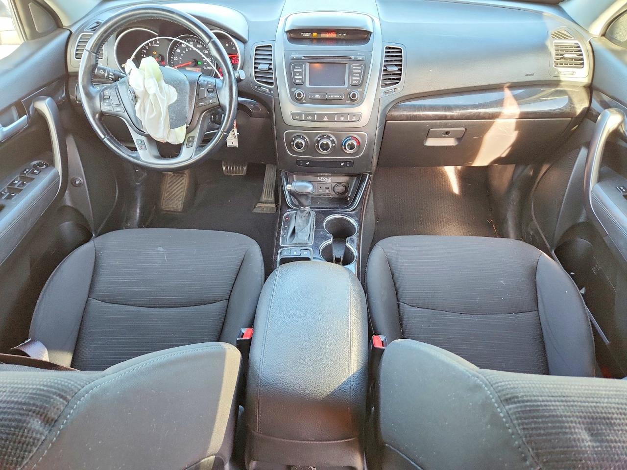 2015 KIA SORENTO LX photo 8