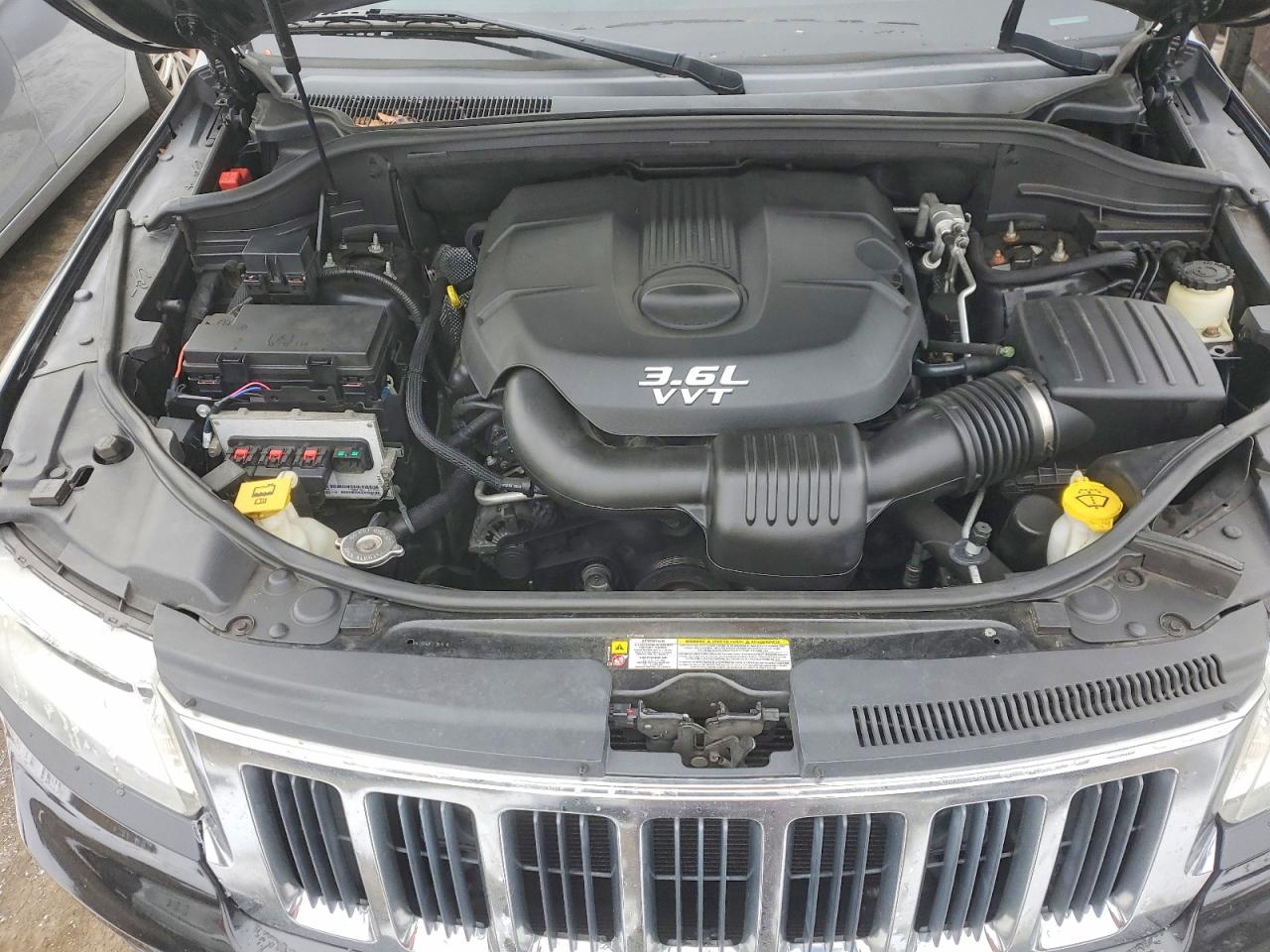 2012 JEEP GRAND CHEROKEE LAREDO photo 12