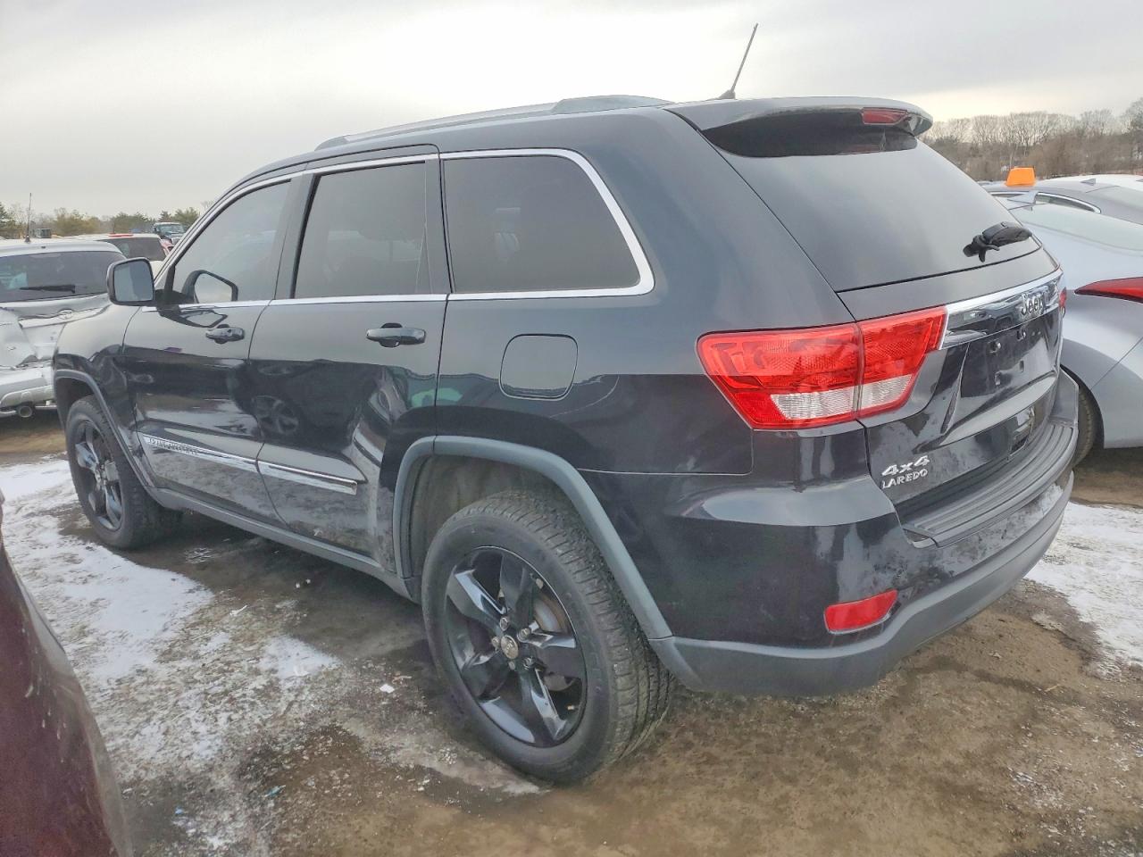 2012 JEEP GRAND CHEROKEE LAREDO photo 2