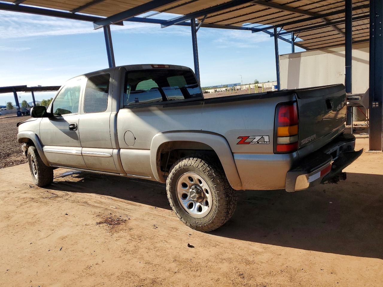 2006 GMC NEW SIERRA K1500 photo 2