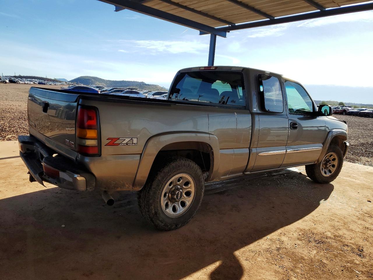 2006 GMC NEW SIERRA K1500 photo 3