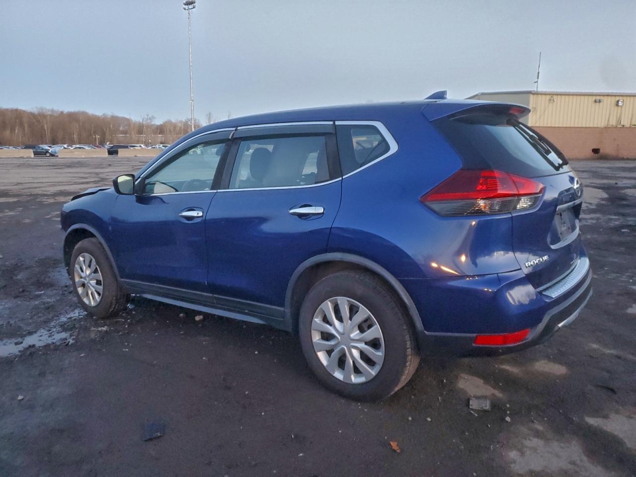 2019 NISSAN ROGUE S photo 2