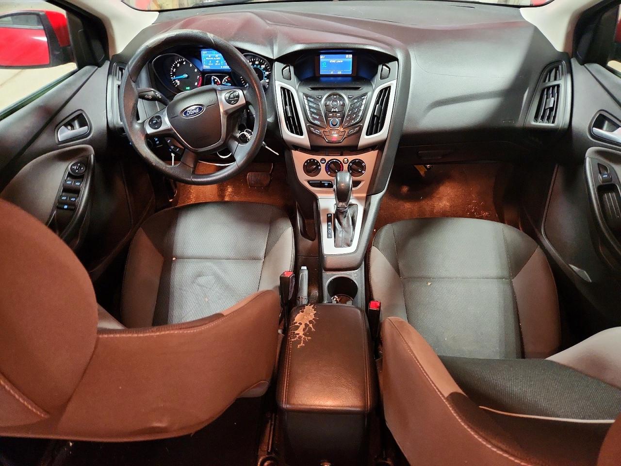 2014 FORD FOCUS SE photo 8