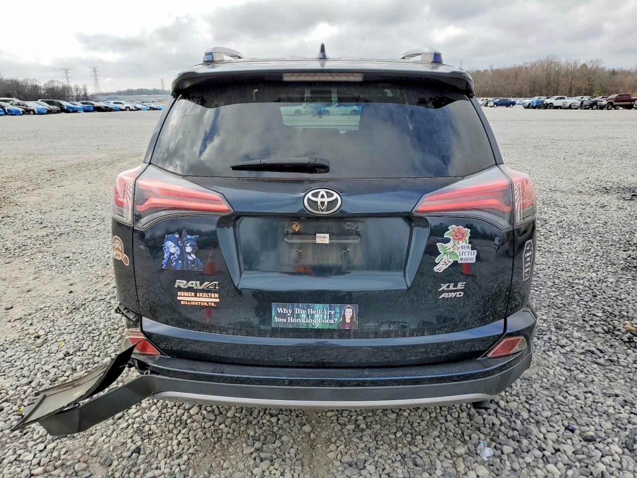 2017 TOYOTA RAV4 XLE photo 6