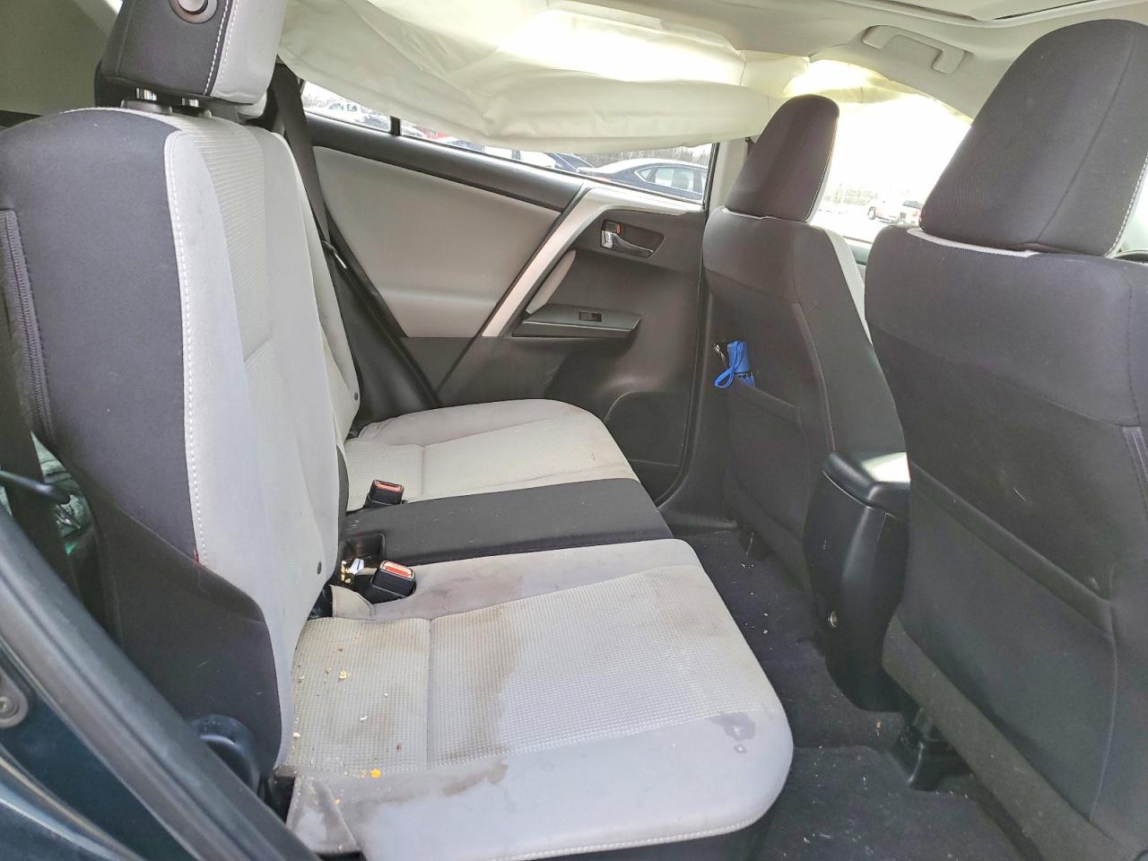2017 TOYOTA RAV4 XLE photo 11