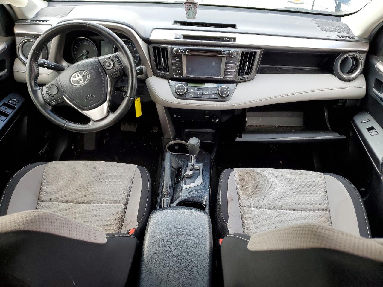 2017 TOYOTA RAV4 XLE photo 8
