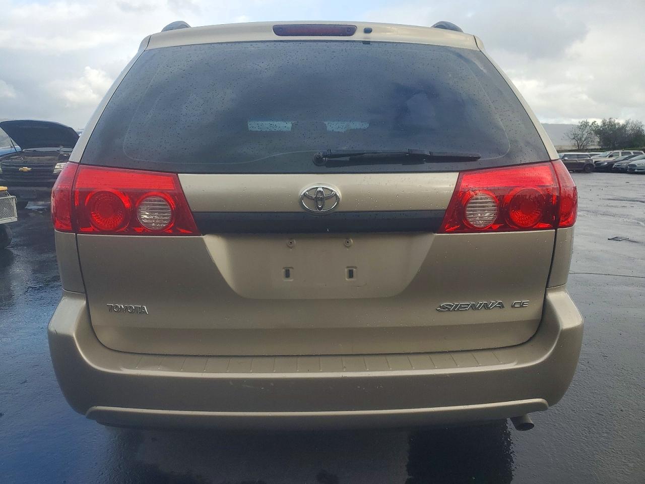2006 TOYOTA SIENNA CE photo 6