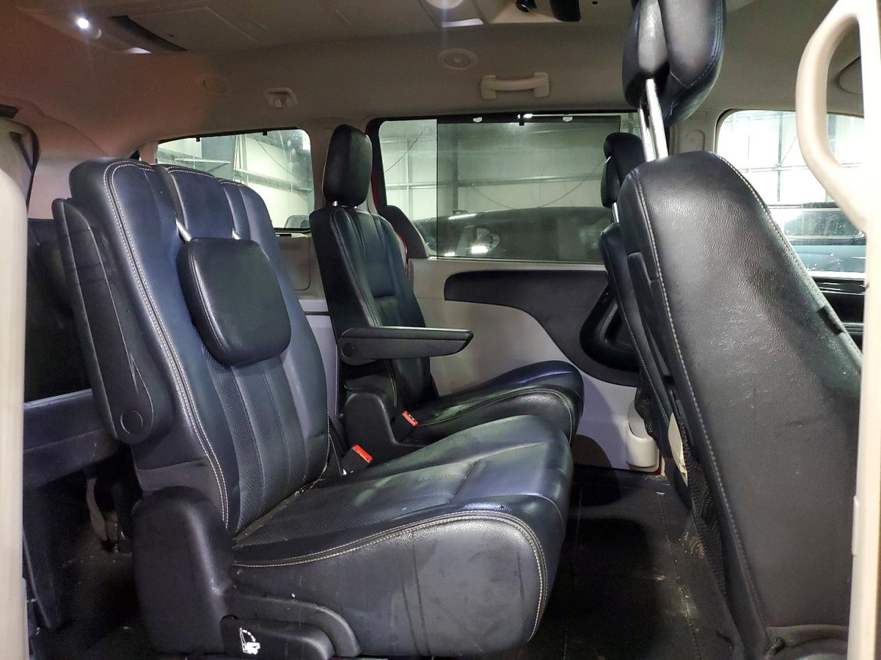 2011 CHRYSLER TOWN & COUNTRY TOURING L photo 11