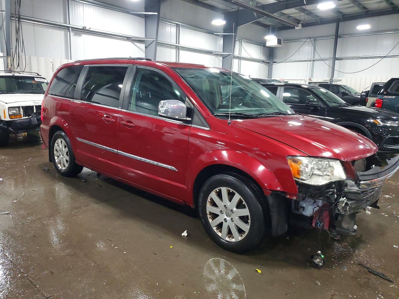 2011 CHRYSLER TOWN & COUNTRY TOURING L photo 4