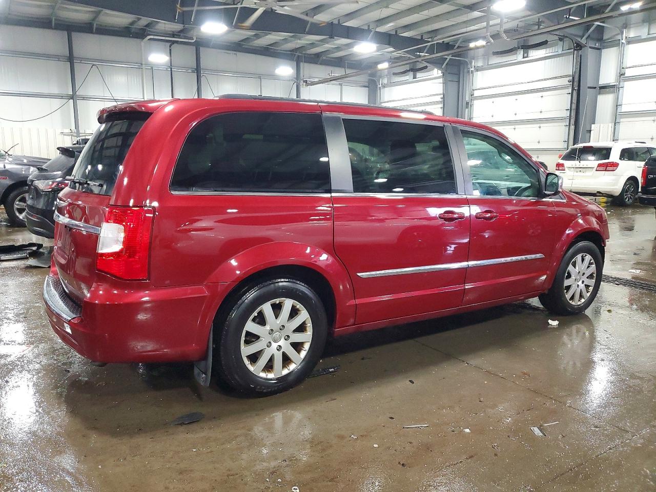 2011 CHRYSLER TOWN & COUNTRY TOURING L photo 3