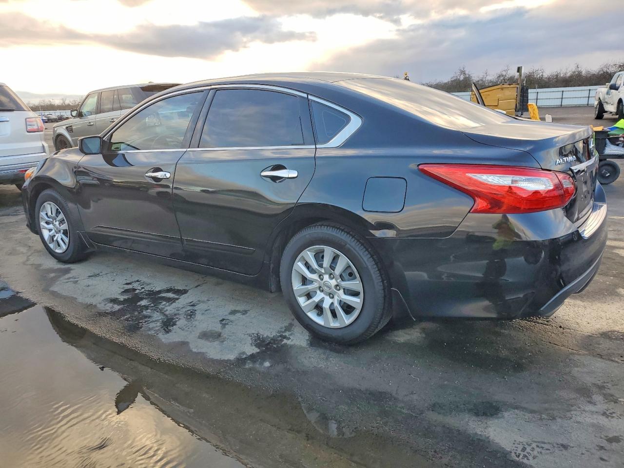 2017 NISSAN ALTIMA photo 2