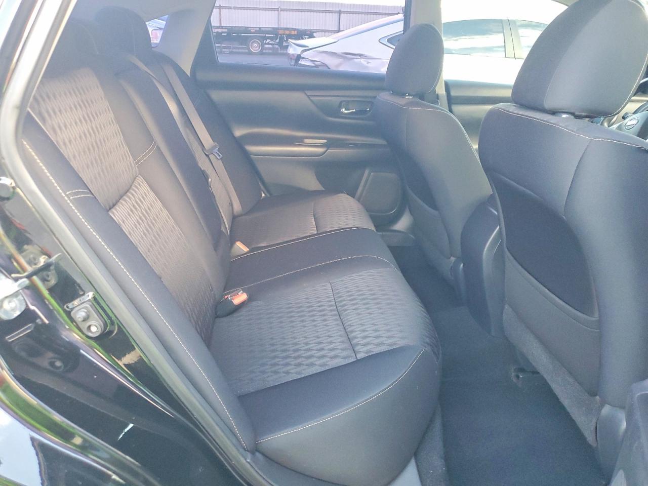 2017 NISSAN ALTIMA photo 10