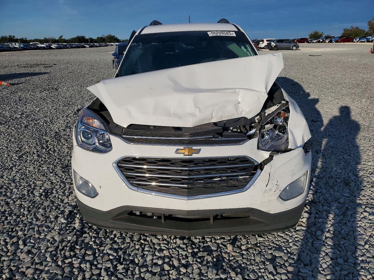 2017 CHEVROLET EQUINOX LT photo 5