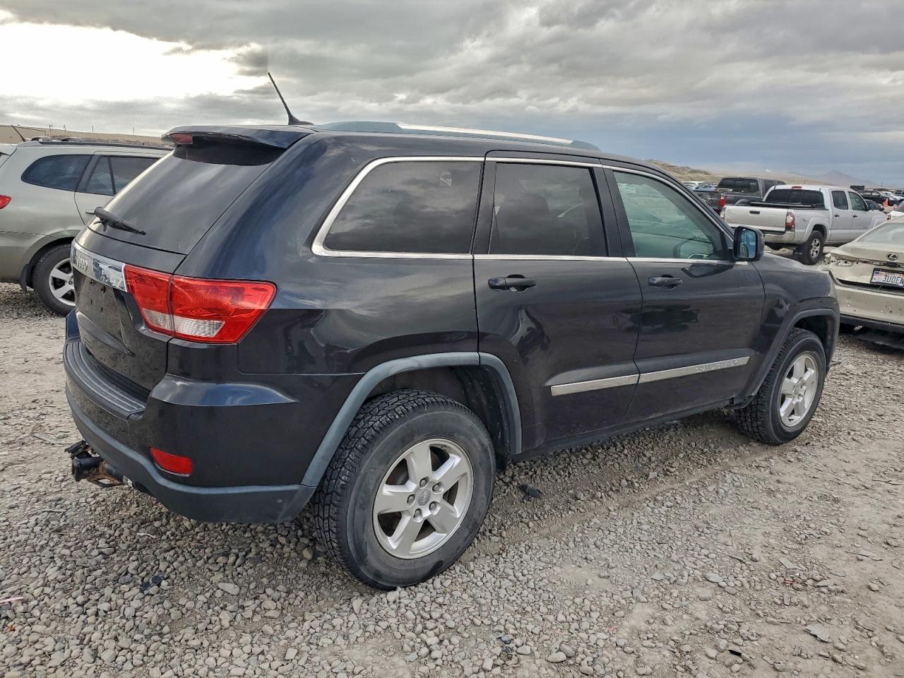 2012 JEEP GRAND CHEROKEE LAREDO photo 3