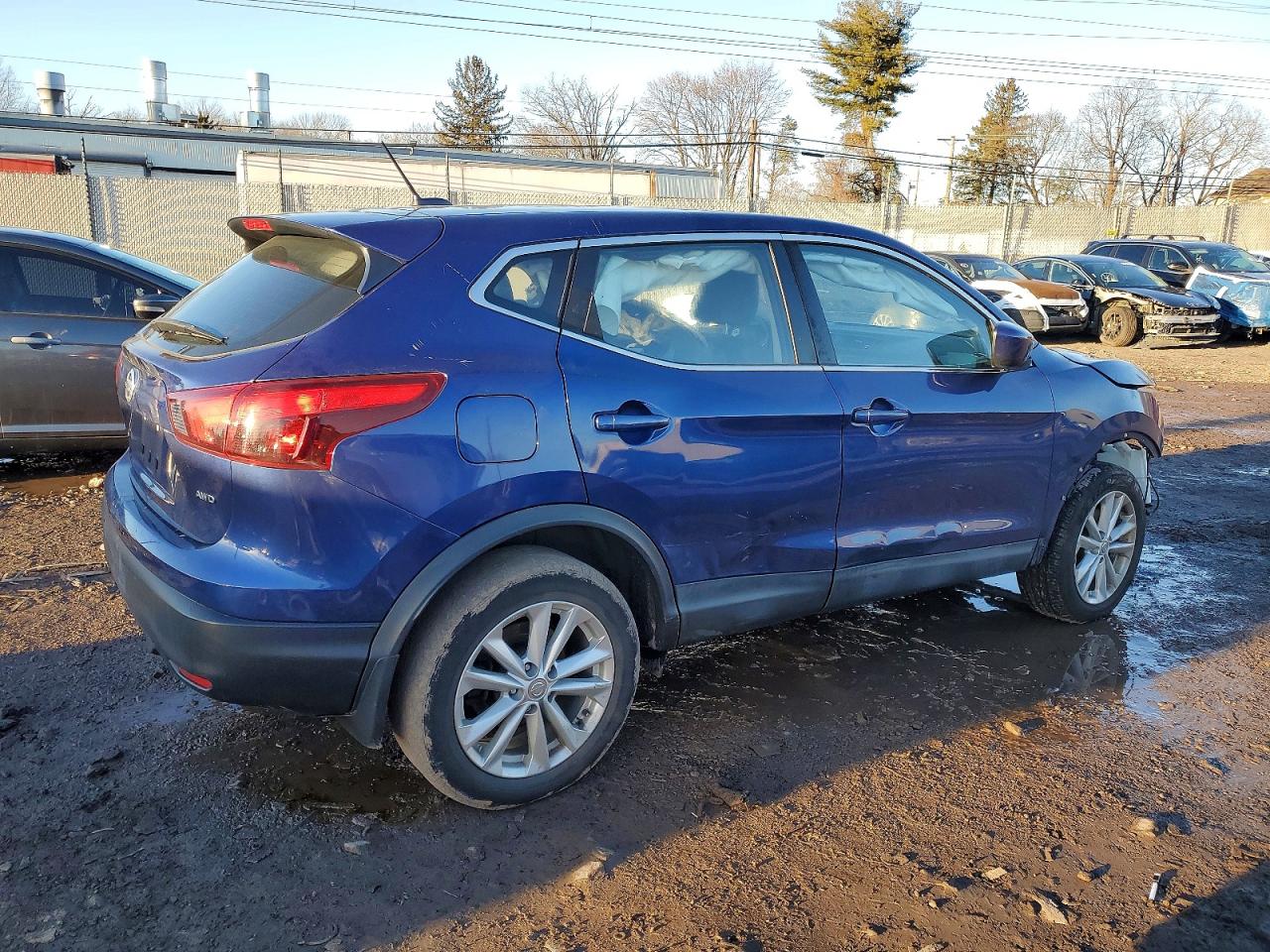 2018 NISSAN ROGUE SPORT S photo 3