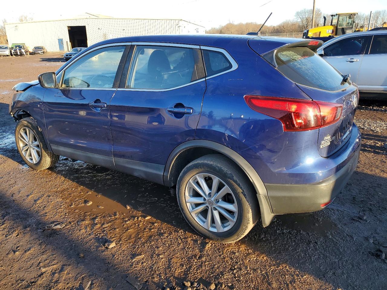 2018 NISSAN ROGUE SPORT S photo 2