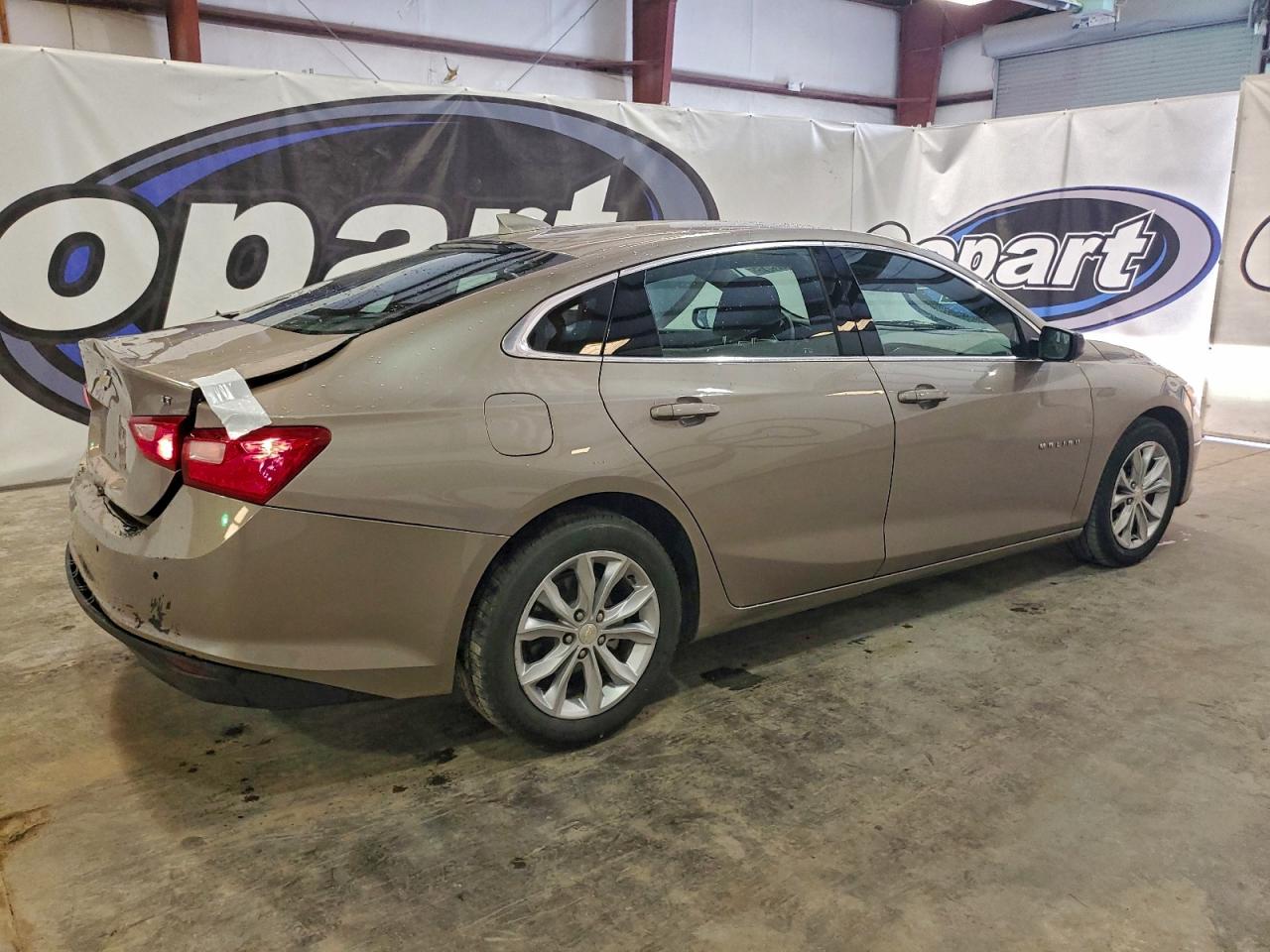 2023 CHEVROLET MALIBU LT photo 3
