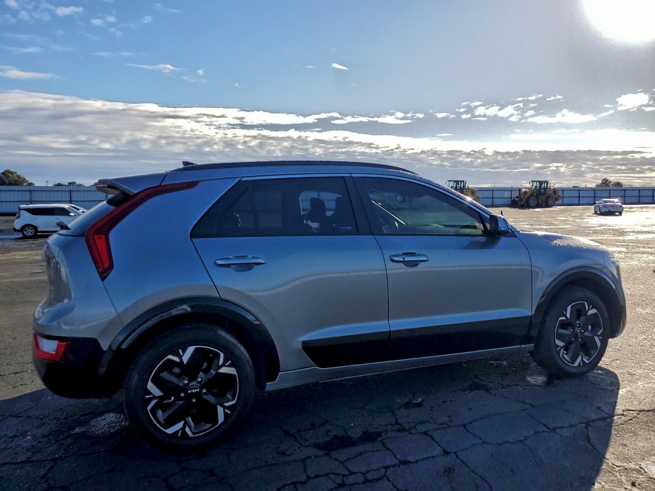 2023 KIA NIRO WIND photo 3