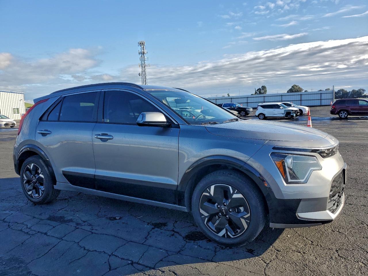 2023 KIA NIRO WIND photo 4