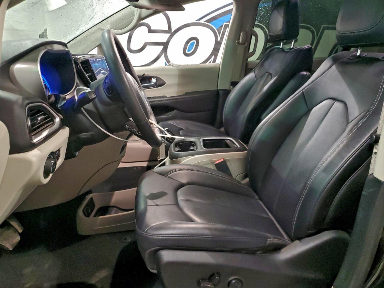 2024 CHRYSLER PACIFICA TOURING L photo 7