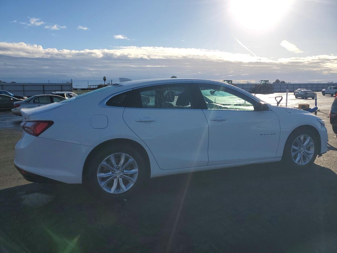 2022 CHEVROLET MALIBU LT photo 3