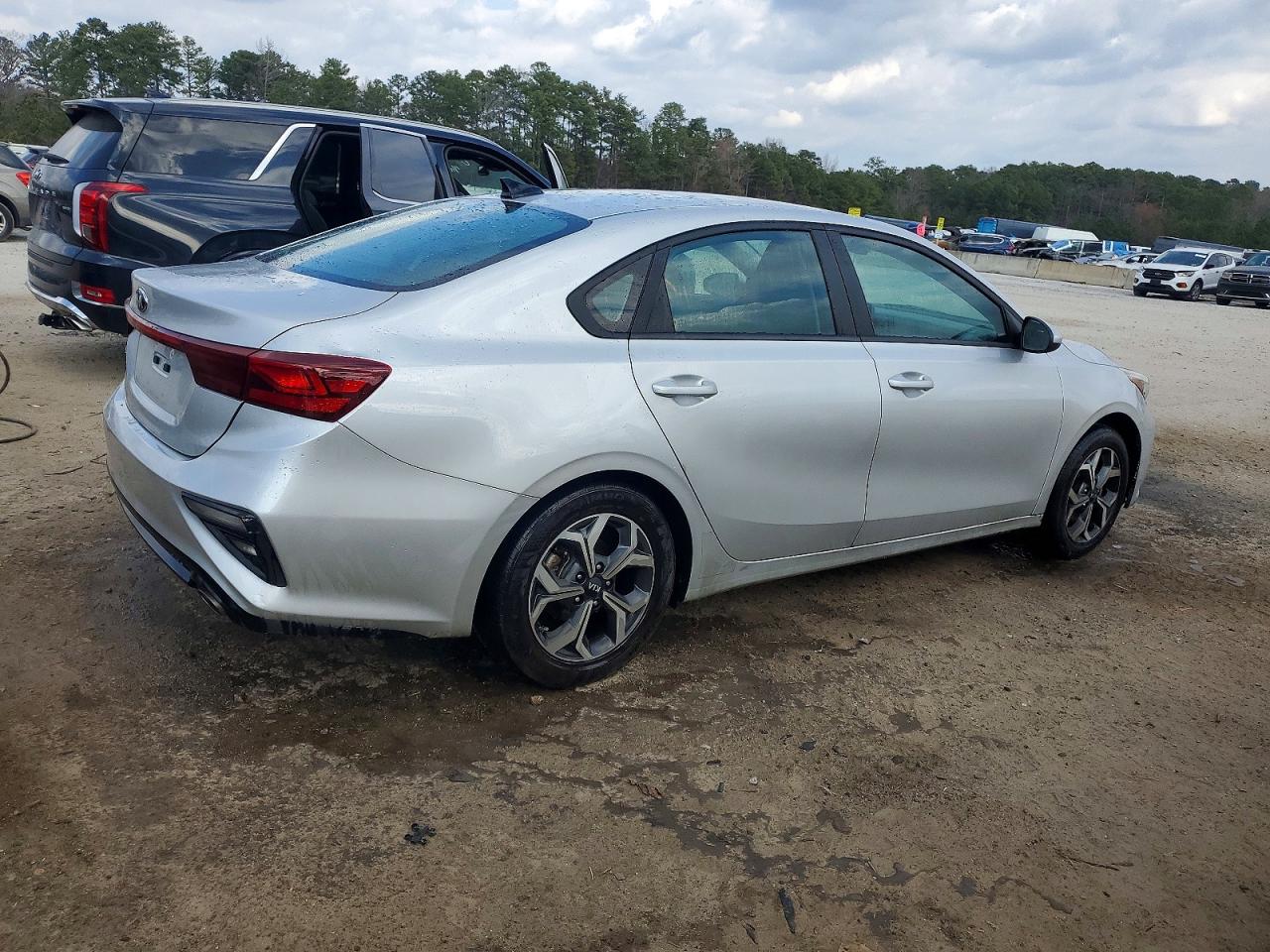 2021 KIA FORTE FE photo 3