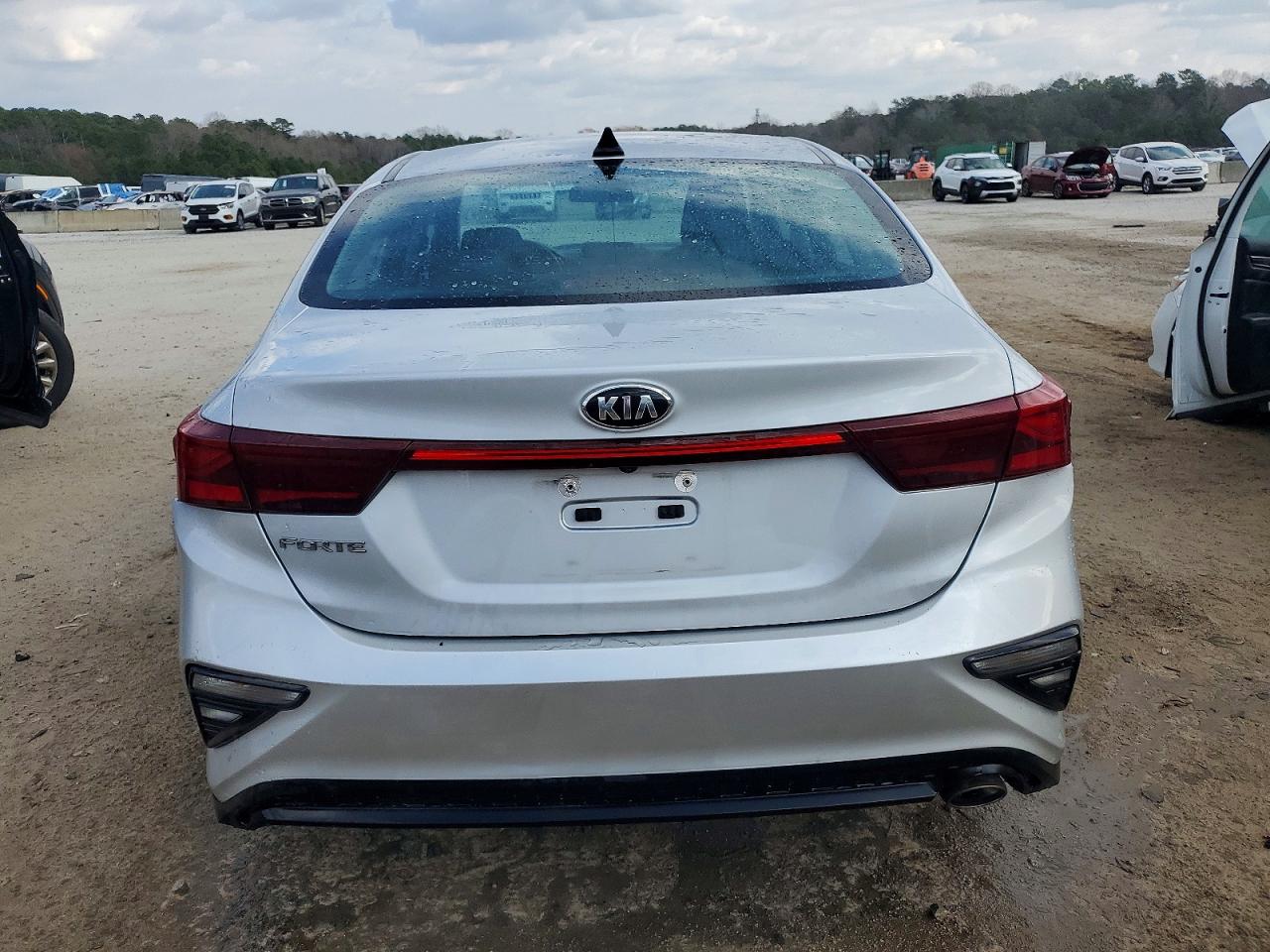 2021 KIA FORTE FE photo 6