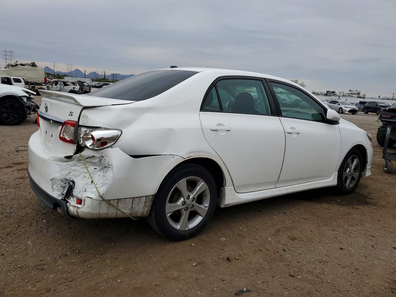 2011 TOYOTA COROLLA S photo 3