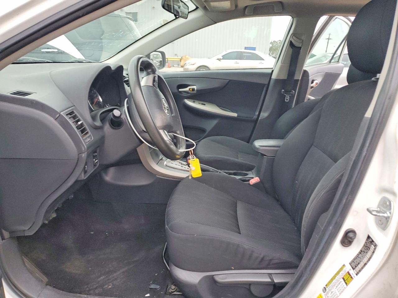 2011 TOYOTA COROLLA S photo 7