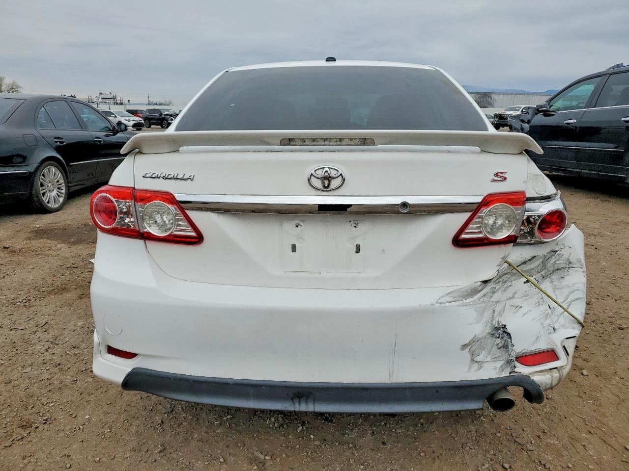 2011 TOYOTA COROLLA S photo 6