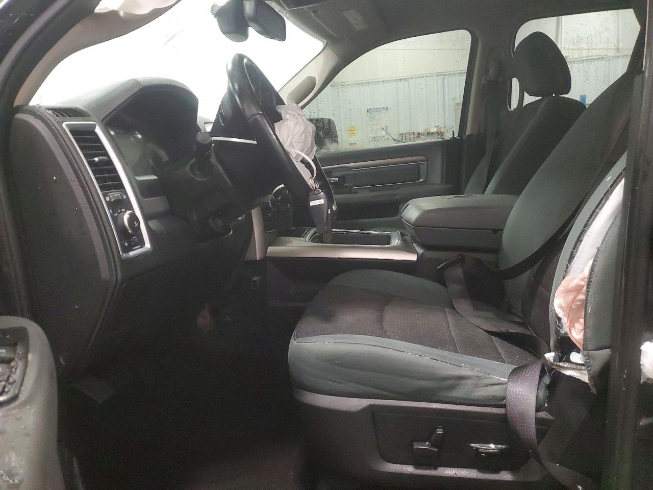2018 RAM 1500 SLT photo 7