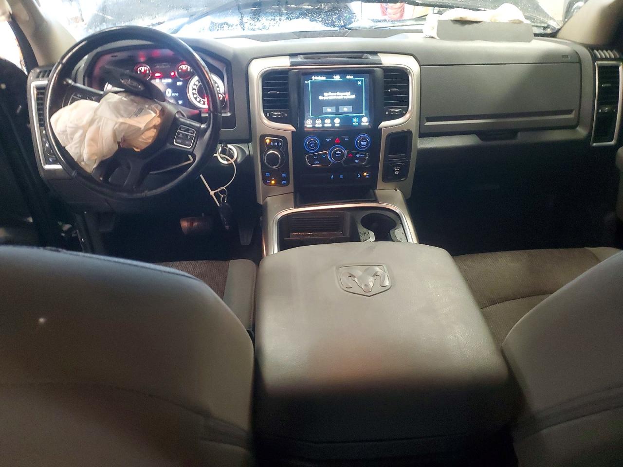 2018 RAM 1500 SLT photo 8