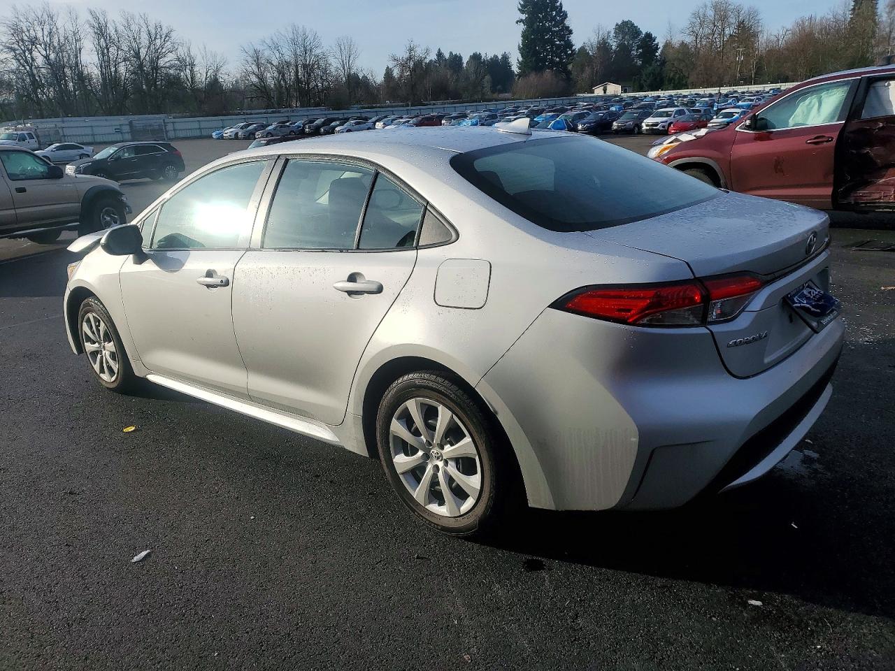 2022 TOYOTA COROLLA LE photo 2