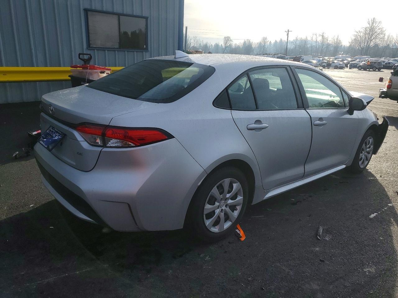 2022 TOYOTA COROLLA LE photo 3