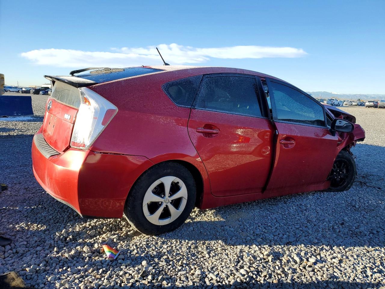 2015 TOYOTA PRIUS photo 3