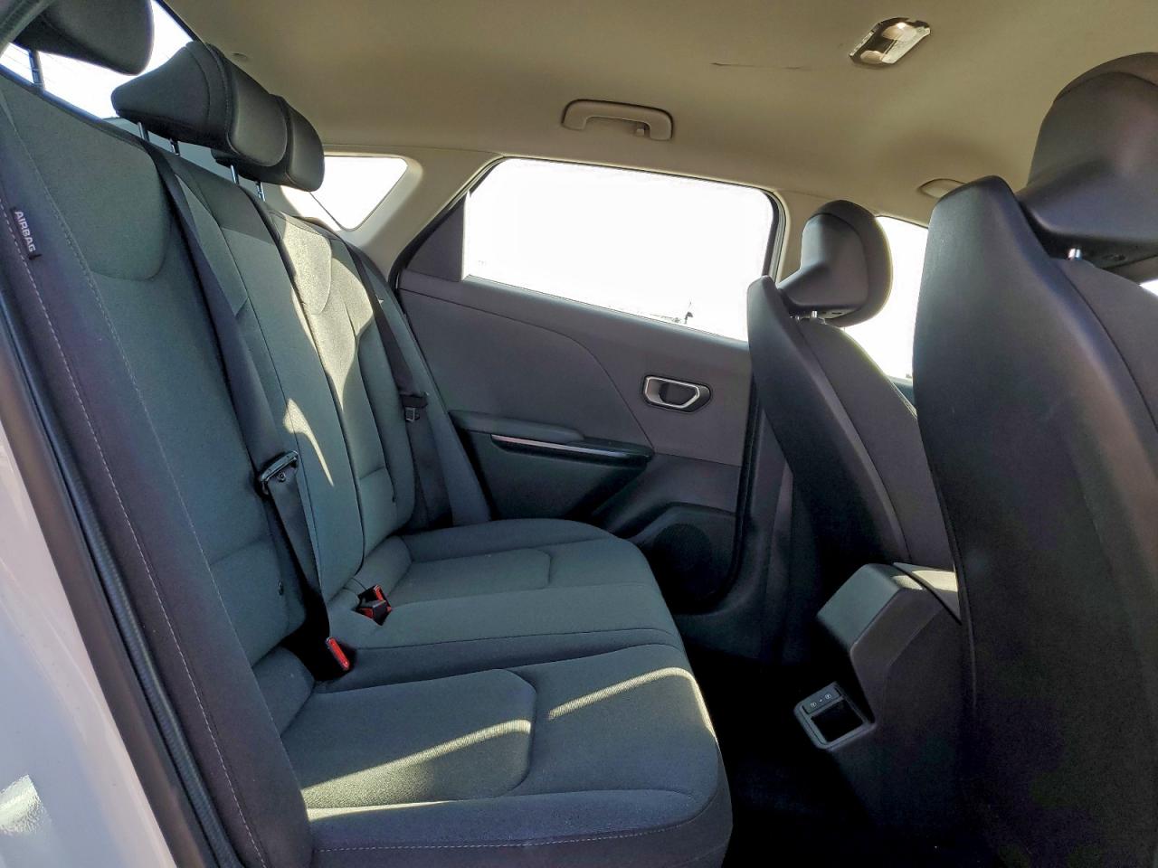2025 KIA K4 LX photo 28