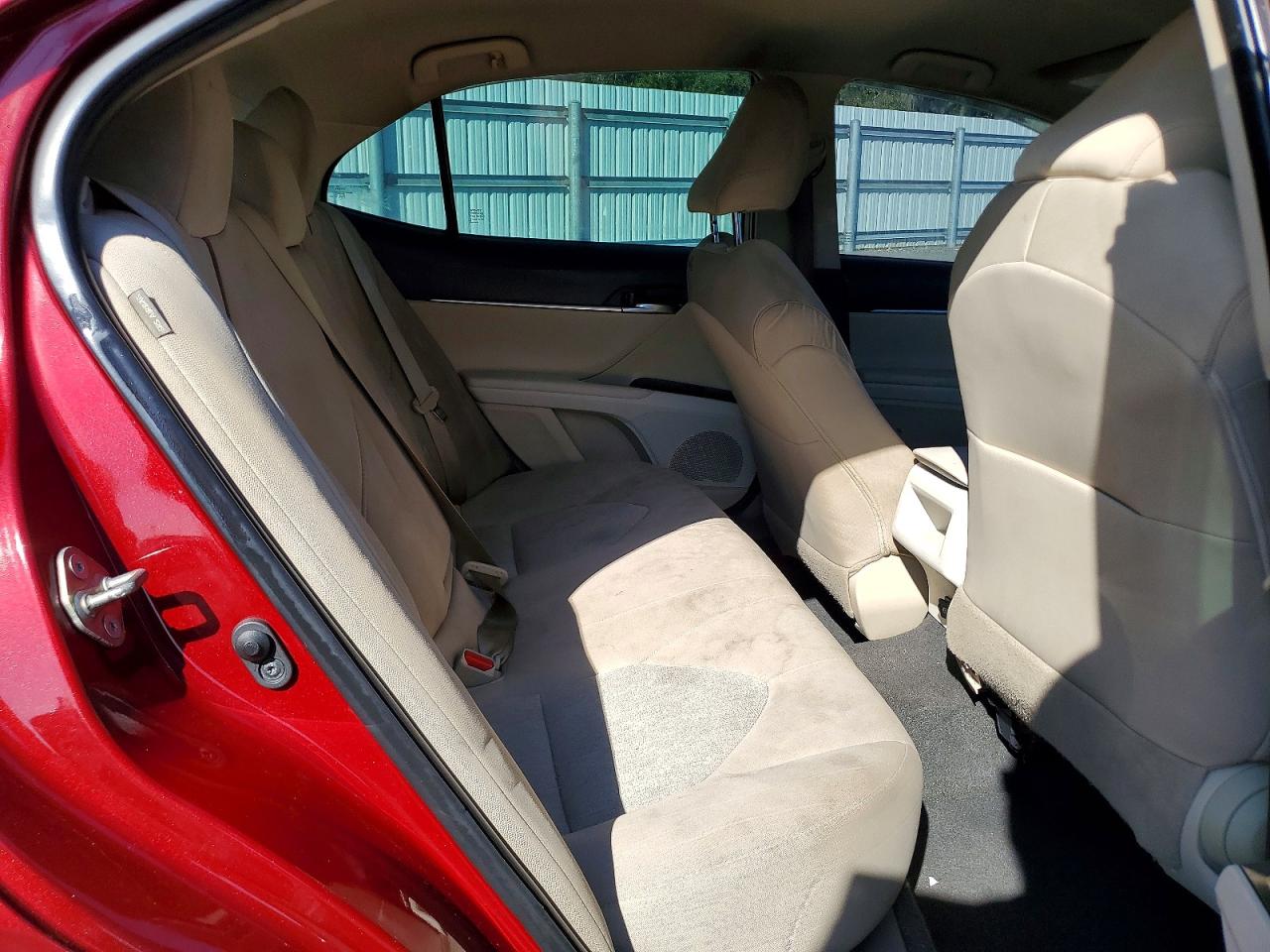 2020 TOYOTA CAMRY LE photo 10