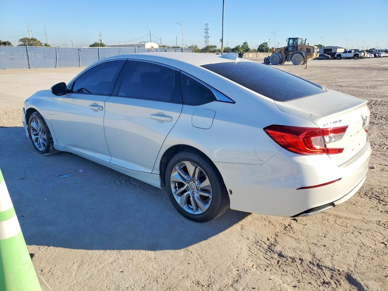2018 HONDA ACCORD LX photo 3