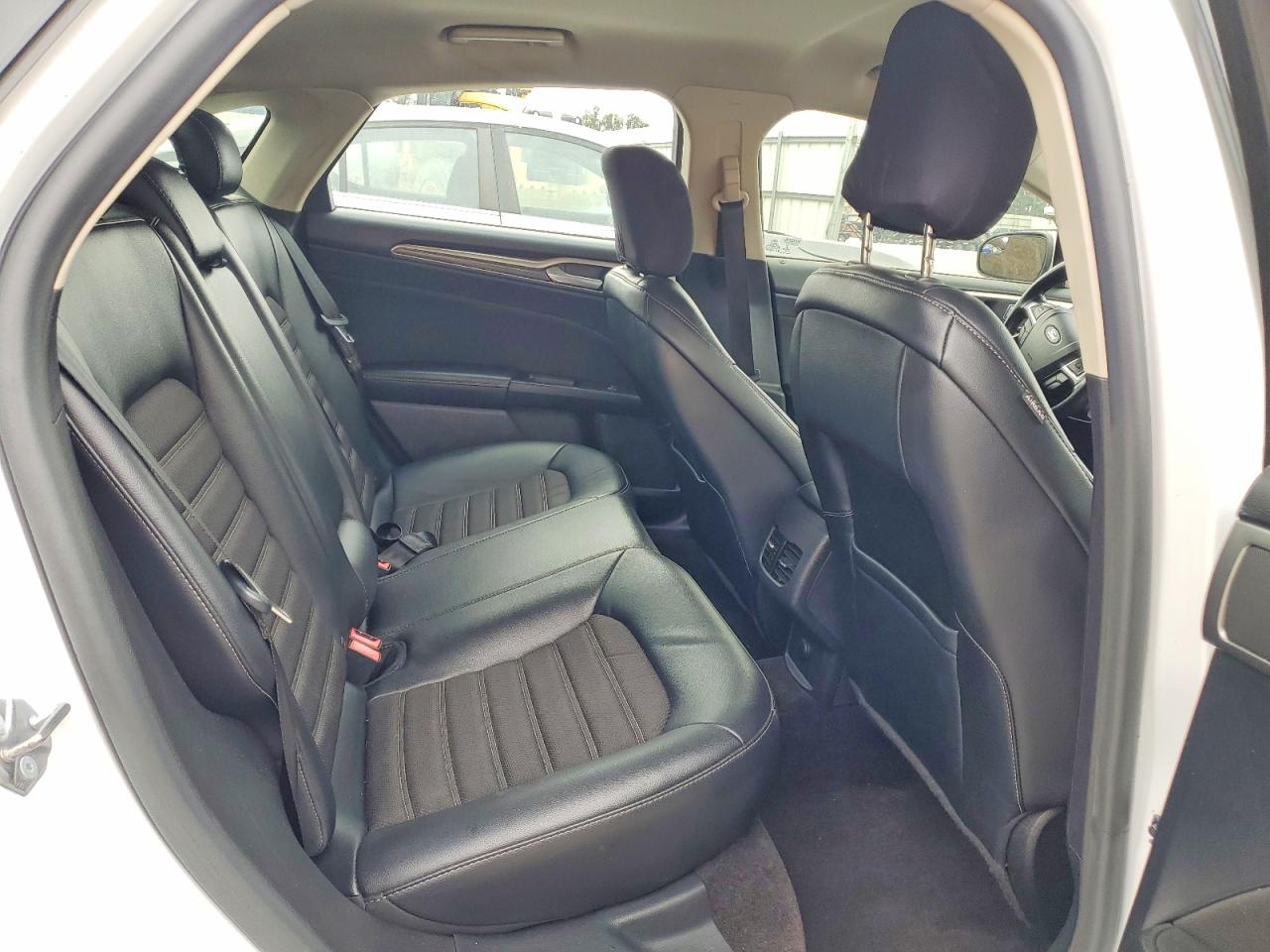 2017 FORD FUSION SE photo 10