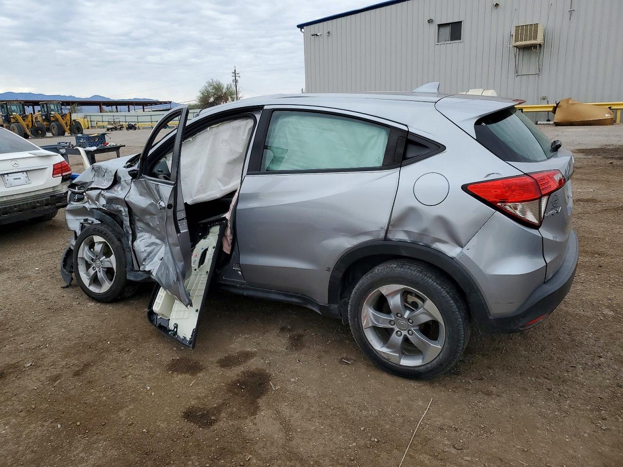 2021 HONDA HR-V LX photo 2