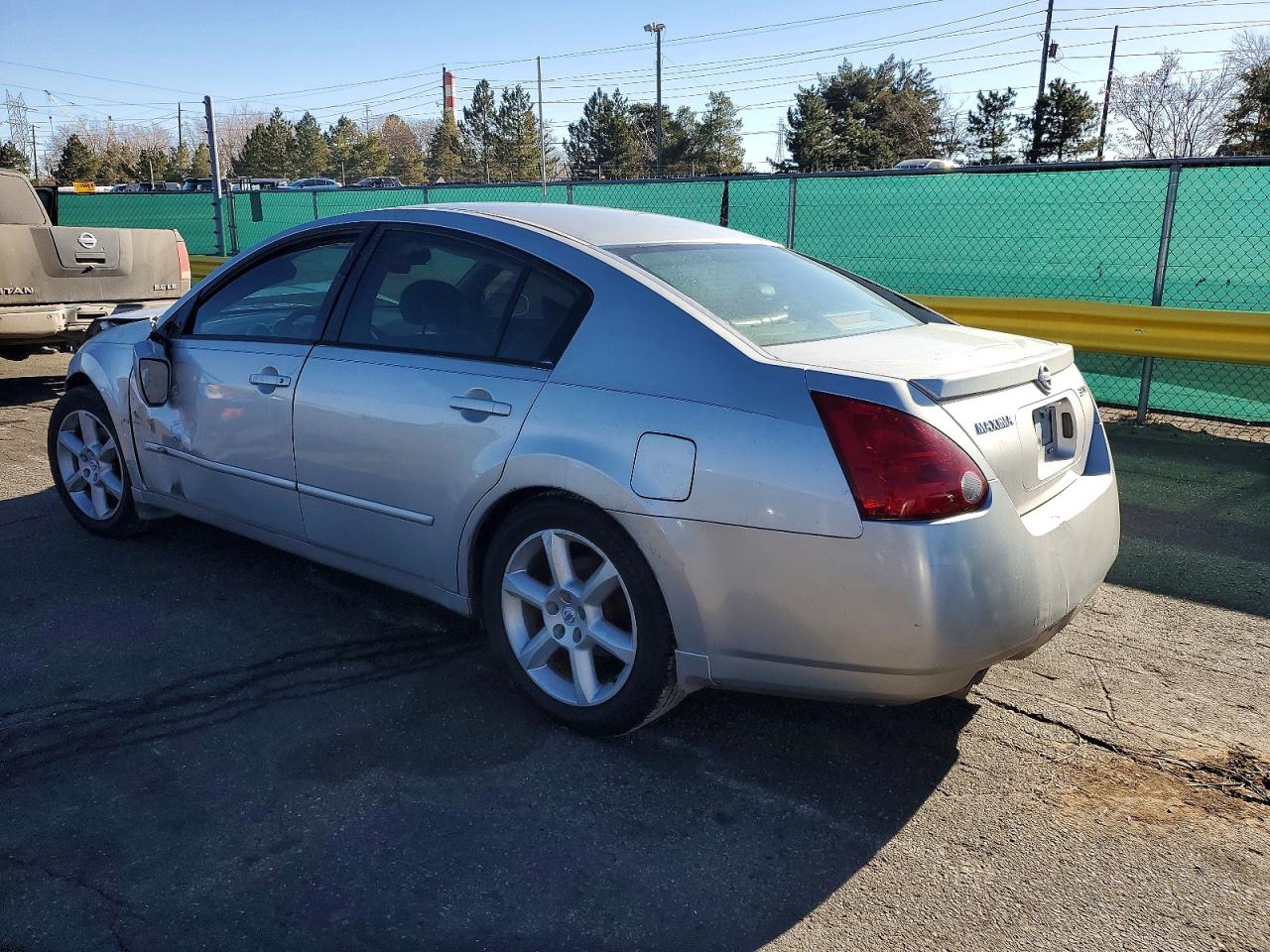 2005 NISSAN MAXIMA photo 2